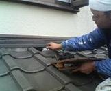 雨押さえの漆喰詰め