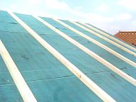 防水紙敷きによると垂木工事